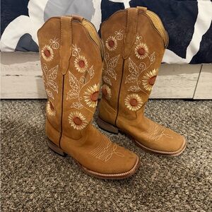 Embroidered Sunflower Cowboy Boots